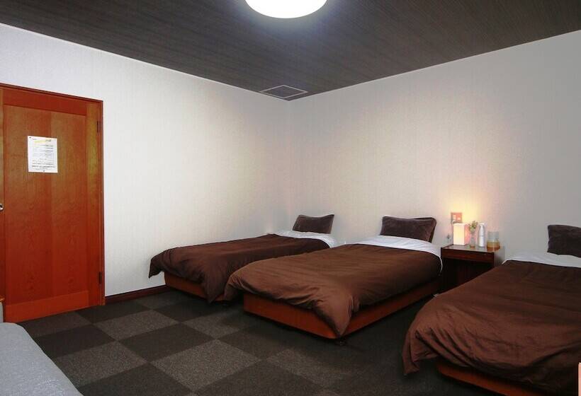 اتاق استاندارد سه نفره, Pension Kobekko