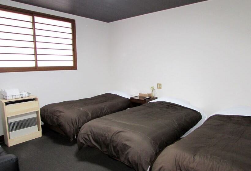 اتاق استاندارد سه نفره, Pension Kobekko