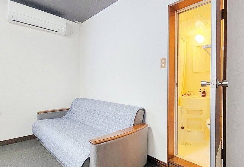 اتاق استاندارد سه نفره, Pension Kobekko