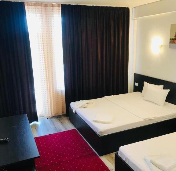 اتاق استاندارد سه نفره, Casa On