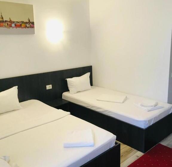 اتاق استاندارد سه نفره, Casa On
