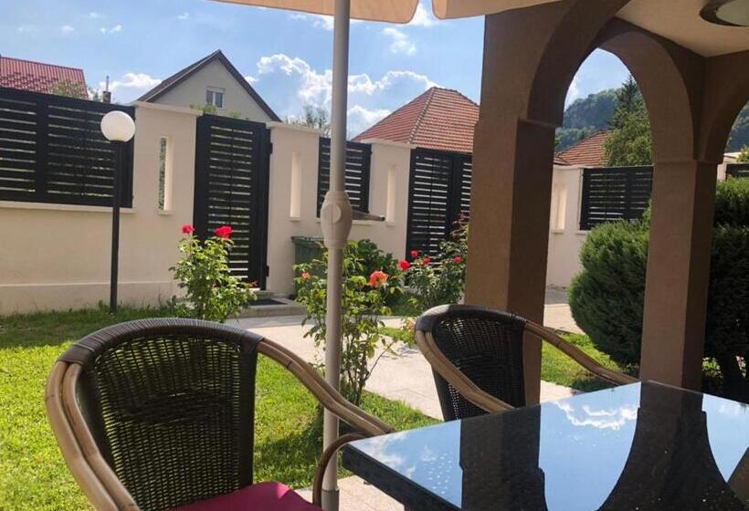 اتاق استاندارد اینتریور, Rooms Sanja