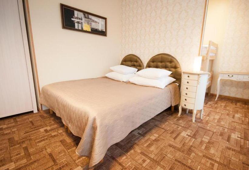 اتاق استاندارد با سرویس بهداشتی مشترک, Villa & Restoran Soffa