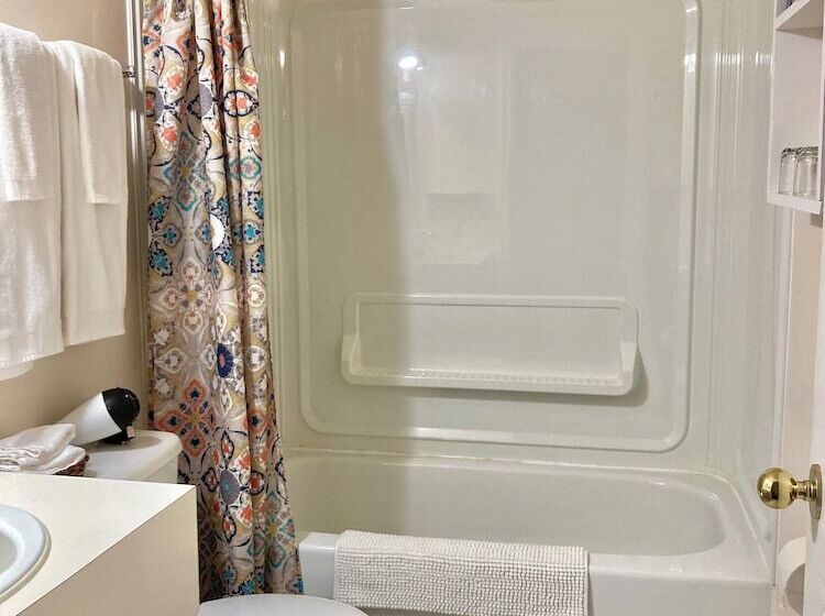 اتاق لوکس با چشم‌انداز دریا, Castle Rock Country Inn