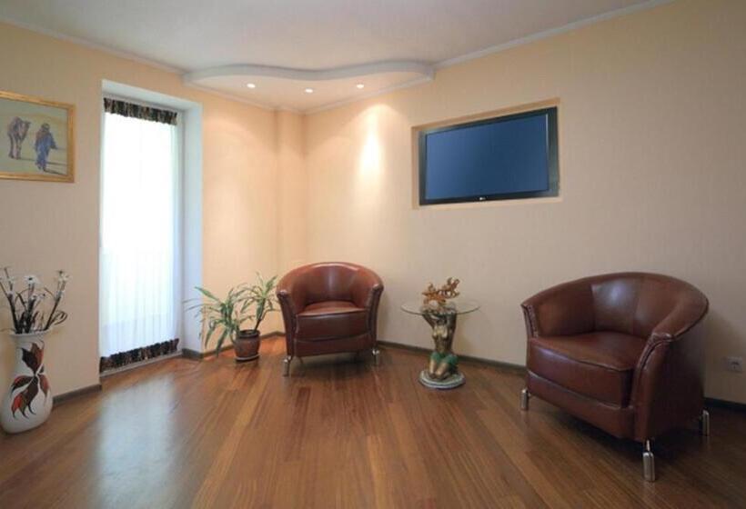 سوییت جونیور, Maxima