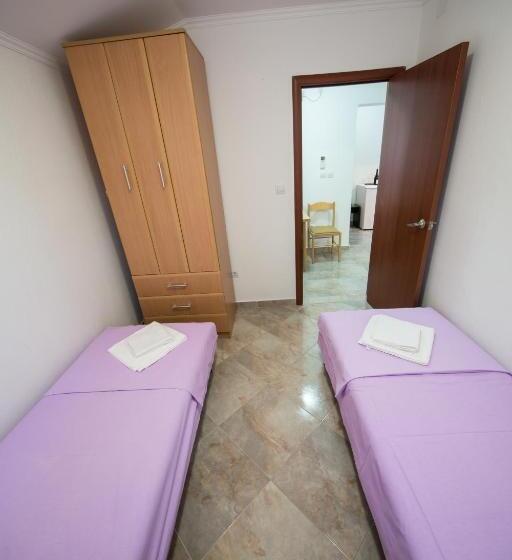2 Bedroom Apartment Garden View, Apartments Pavićević