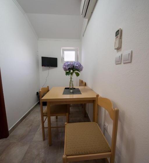 2 Bedroom Apartment Garden View, Apartments Pavićević