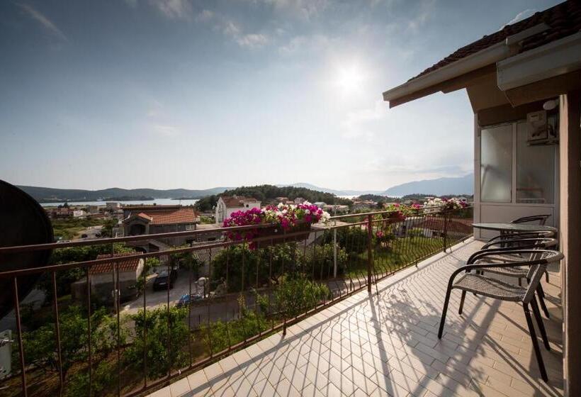 اتاق استاندارد چهار تخته, Apartments Pavićević