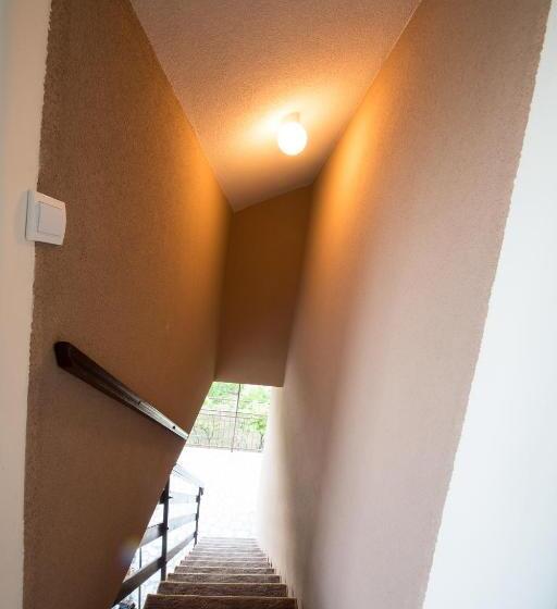استودیوی استاندارد, Apartments Pavićević