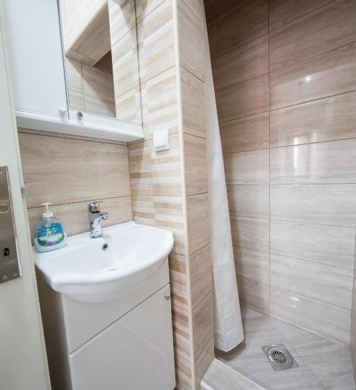 استودیوی استاندارد, Apartments Pavićević
