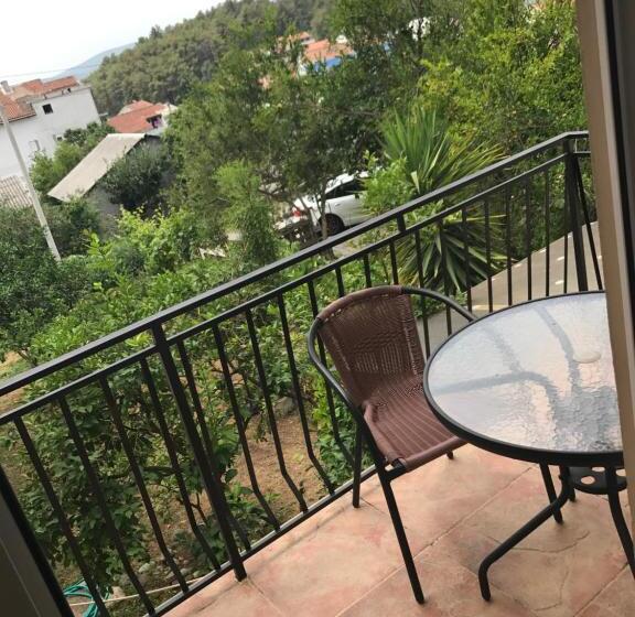آپارتمان 2 خوابه با چشم‌انداز دریا, Apartments Pavićević