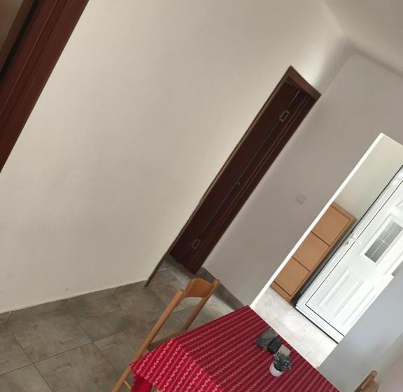 آپارتمان 2 خوابه با چشم‌انداز دریا, Apartments Pavićević