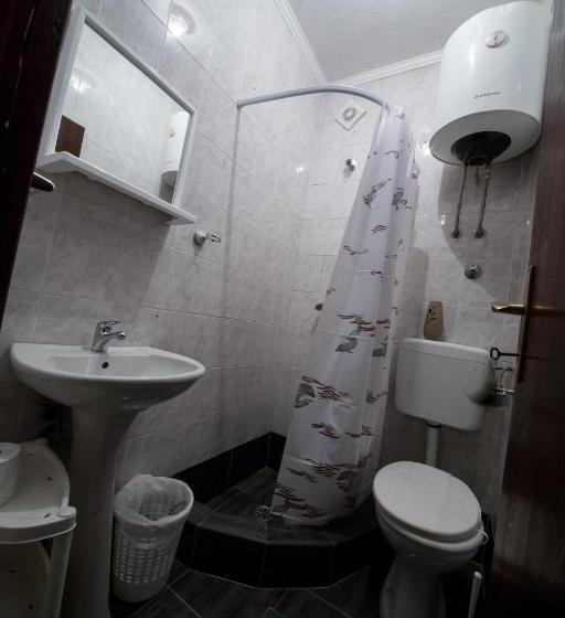 اتاق استاندارد با سرویس بهداشتی مشترک, Apartments Pavićević