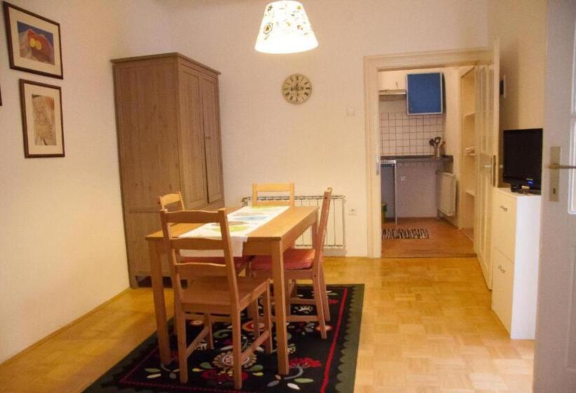 استودیوی استاندارد با چشم‌انداز شهر, Baščaršija Apartments & Rooms