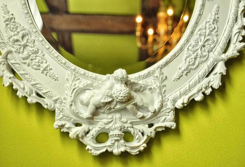 Habitaci�n Est�ndar Abuhardillada, Casa Georgius Krauss Sighisoara