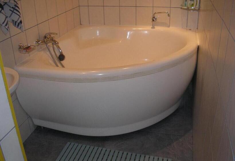 خانه 1 خوابه, Guest House šampētera Māja