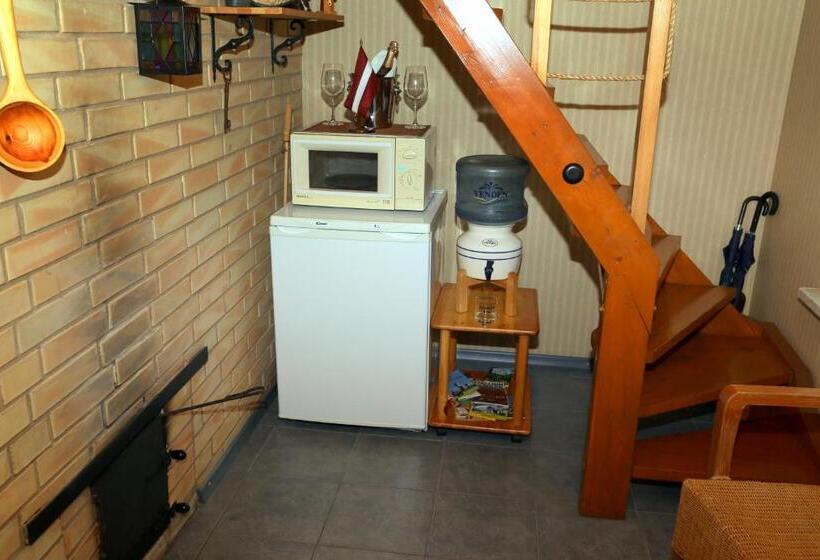 خانه 1 خوابه, Guest House šampētera Māja