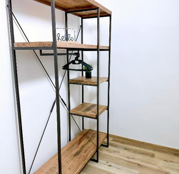 デラックススイート, Penzion Dmz