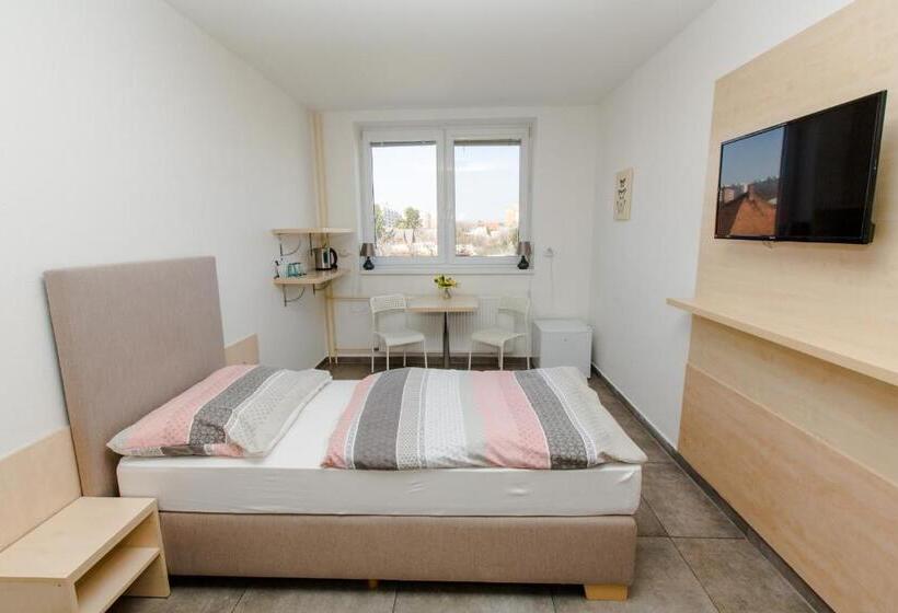 اتاق استاندارد یک نفره, Penzion Hviezda
