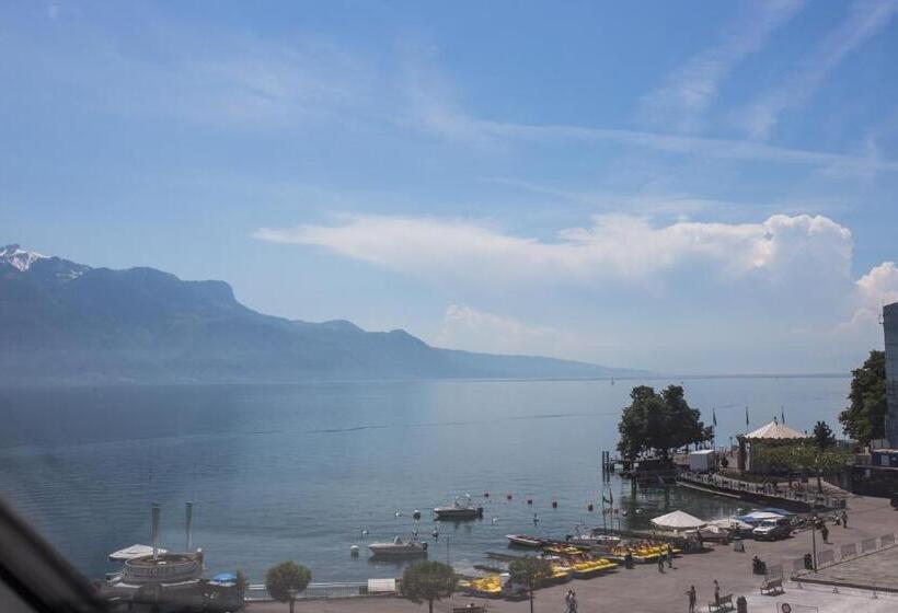 Superior room with lake view, Guest House Le Charlot