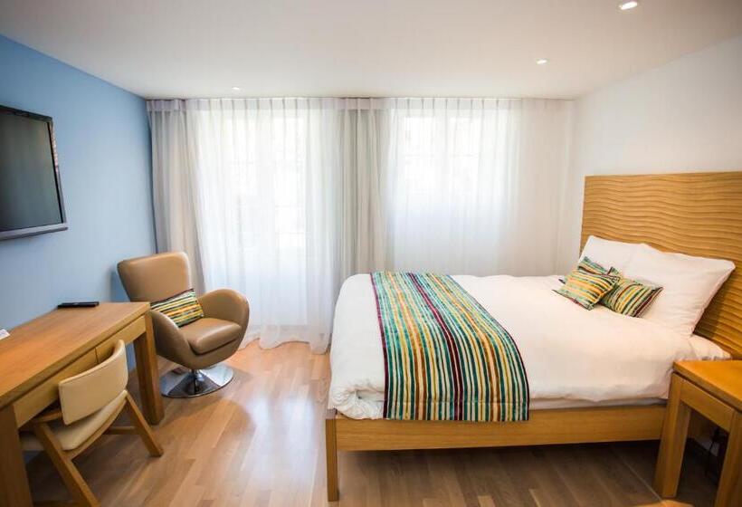 اتاق لوکس با چشم‌انداز دریاچه, Guest House Le Charlot