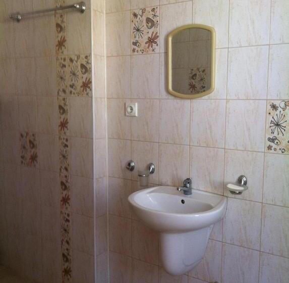 اتاق استاندارد با بالکن, Family Hotel Velevi