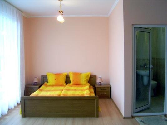 سوییت جونیور با بالکن, Family Hotel Velevi