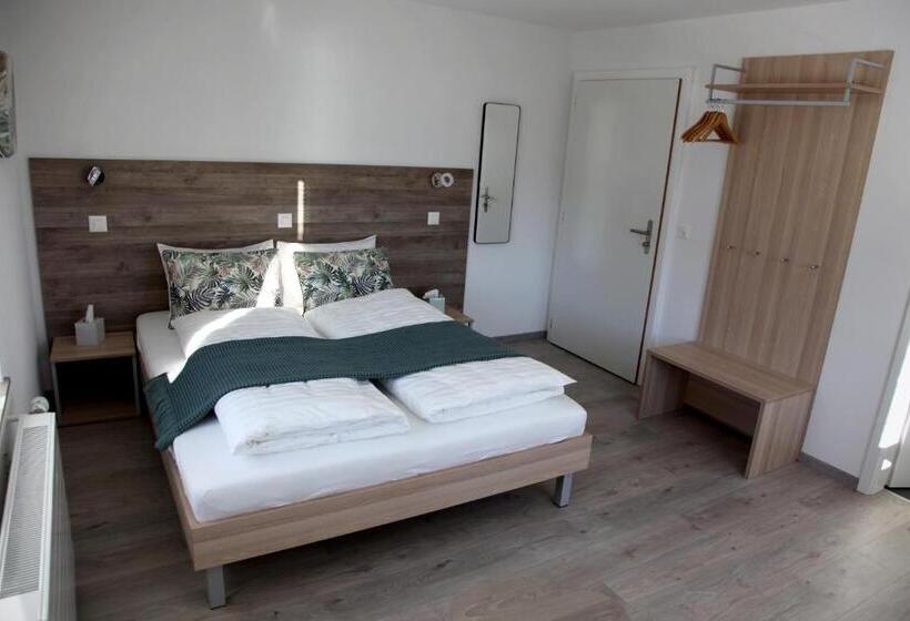 اتاق سوپریور, Auberge Du Prévoux