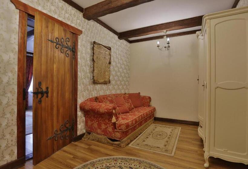 سوییت, Fortetsya Hetmana