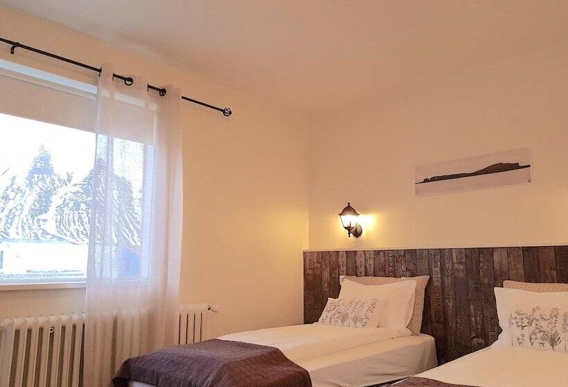 اتاق استاندارد با سرویس بهداشتی مشترک, Klara Guesthouse