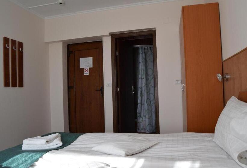 اتاق استاندارد, Pension Larisa