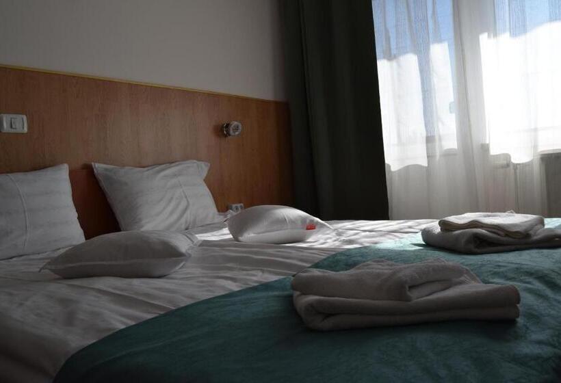 اتاق استاندارد, Pension Larisa