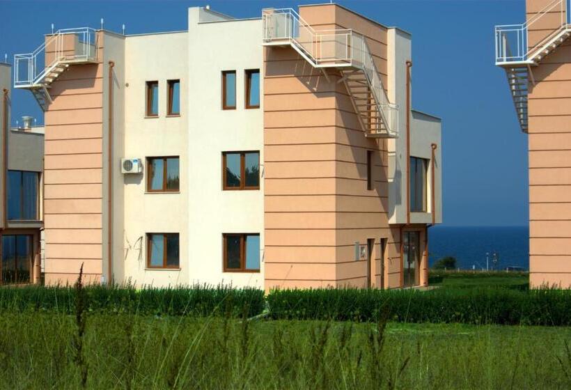 استودیوی استاندارد با چشم‌انداز دریا, Seagarden Villa Resort