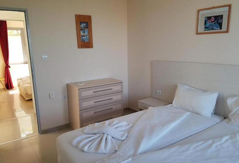 2 Bedroom Apartment With Garden, Seagarden Villa Resort