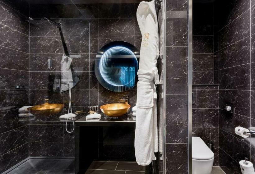 سوئیت با وان آب گرم, H Hotel - Adults Only