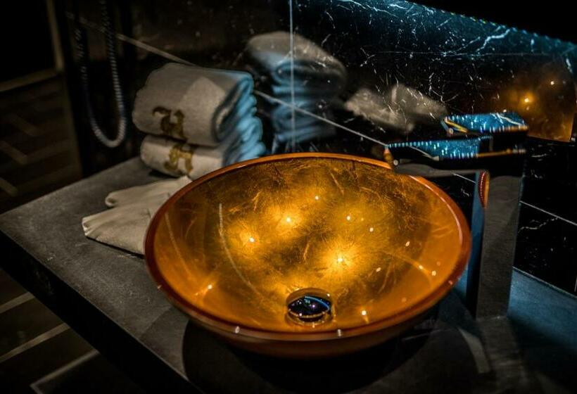سوئیت با وان آب گرم, H Hotel - Adults Only