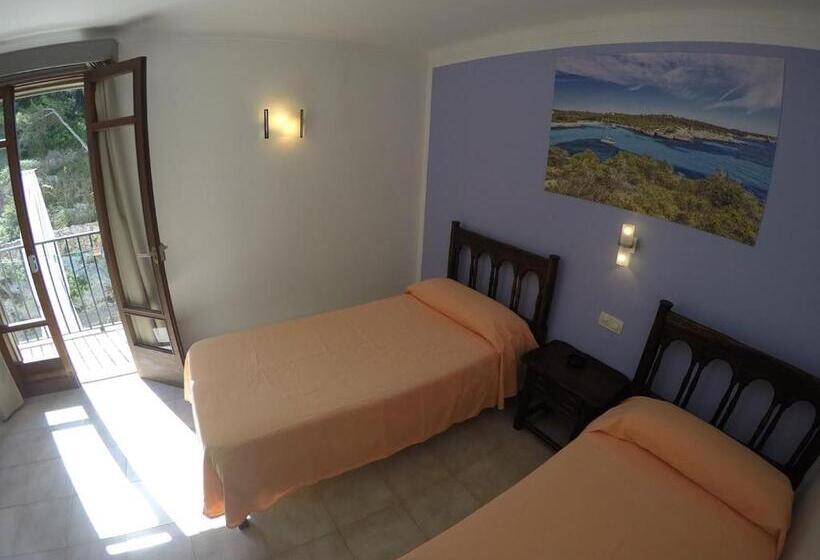 اتاق استاندارد سه نفره, Hostal Playa