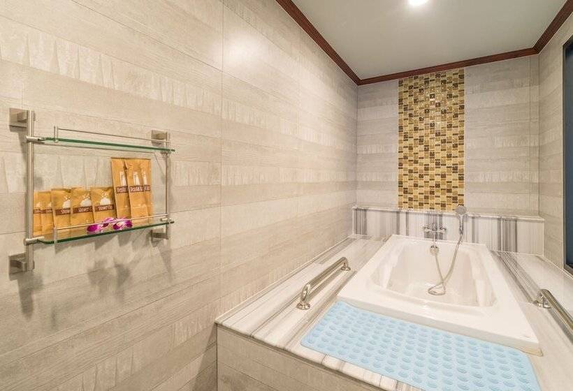 سوییت خانوادگی, Andaman Breeze Resort   Sha Plus