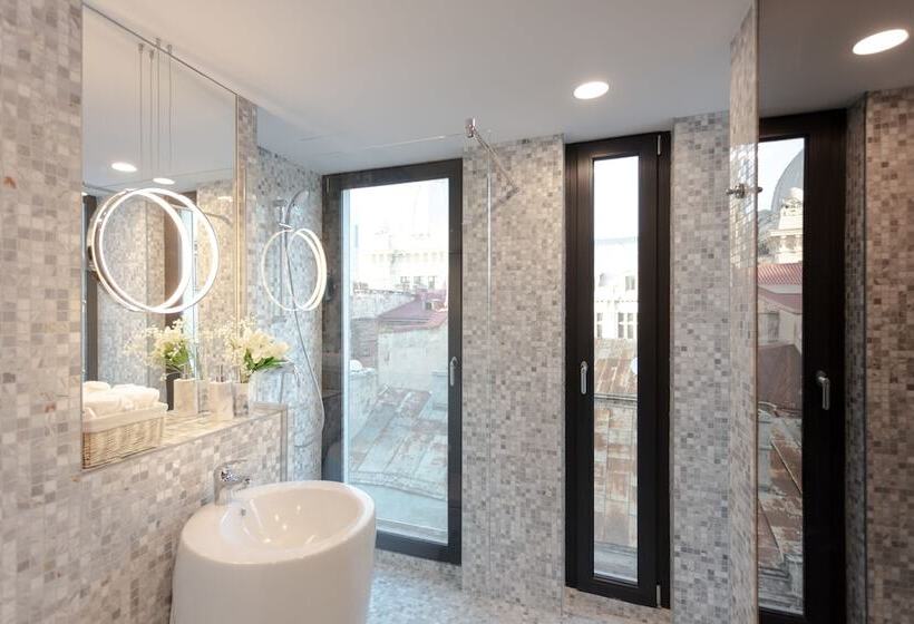 اتاق لوکس با بالکن, Filitti Boutique
