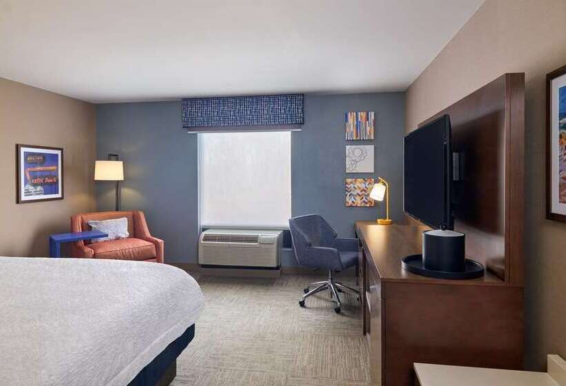 اتاق استاندارد با تخت بزرگ, Hampton Inn Gardner Conference  Center