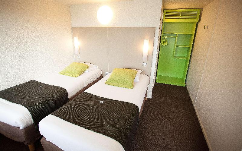 اتاق استاندارد با تخت بزرگ برای معلولان, Holiday Inn & Suites Saigon Airport, An Ihg