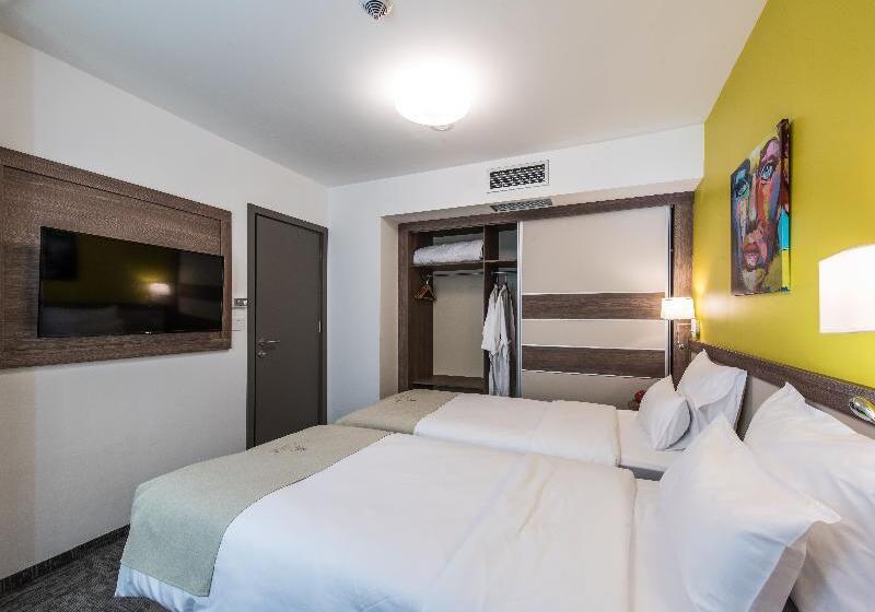 سوئیت با تخت بزرگ, Holiday Inn & Suites Saigon Airport, An Ihg
