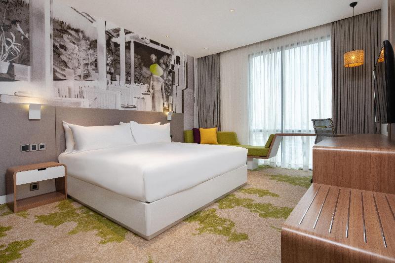 اتاق استاندارد با تخت بزرگ, Holiday Inn & Suites Saigon Airport, An Ihg