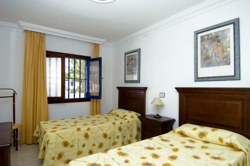 اتاق لوکس با تخت بزرگ, Holiday Inn & Suites Saigon Airport, An Ihg