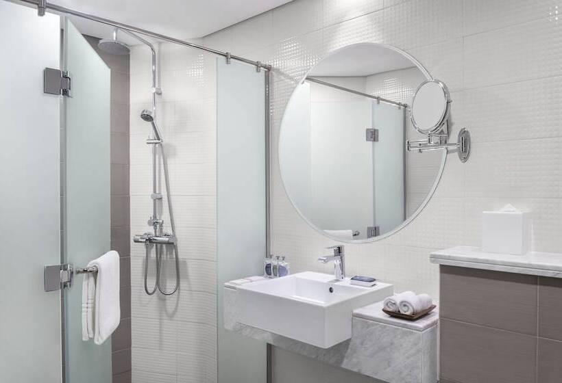 اتاق لوکس با تخت بزرگ, Leva Hotel And Suites, Opposite Downtown