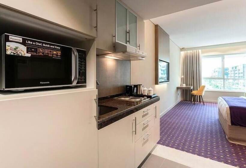 اتاق لوکس با تخت بزرگ, Leva Hotel And Suites, Opposite Downtown