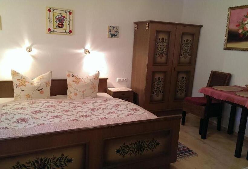 استودیوی استاندارد, Schusterhof