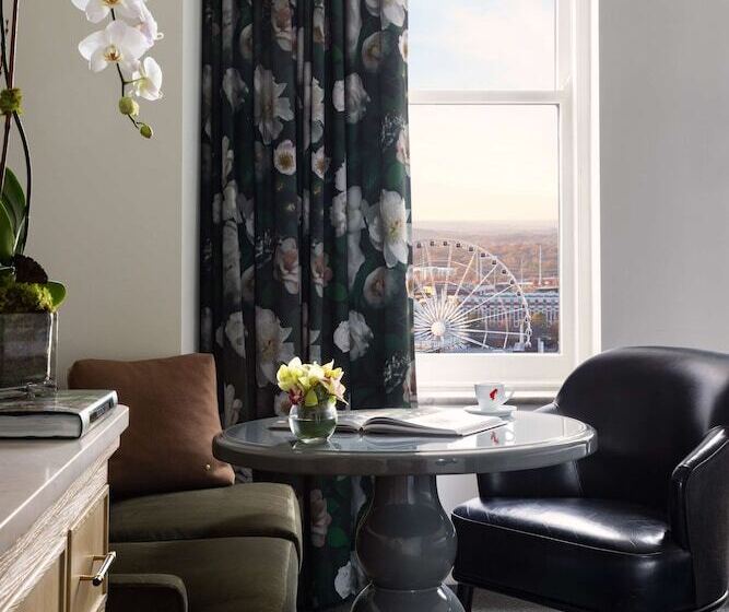 اتاق لوکس با چشم‌انداز شهر, The Candler Hotel Atlanta, Curio Collection By Hilton