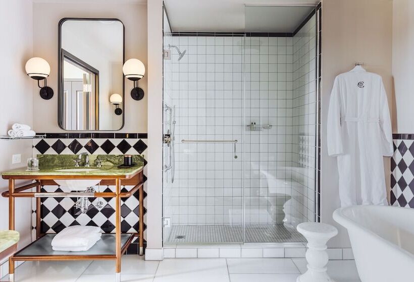 سوییت لوکس, The Candler Hotel Atlanta, Curio Collection By Hilton
