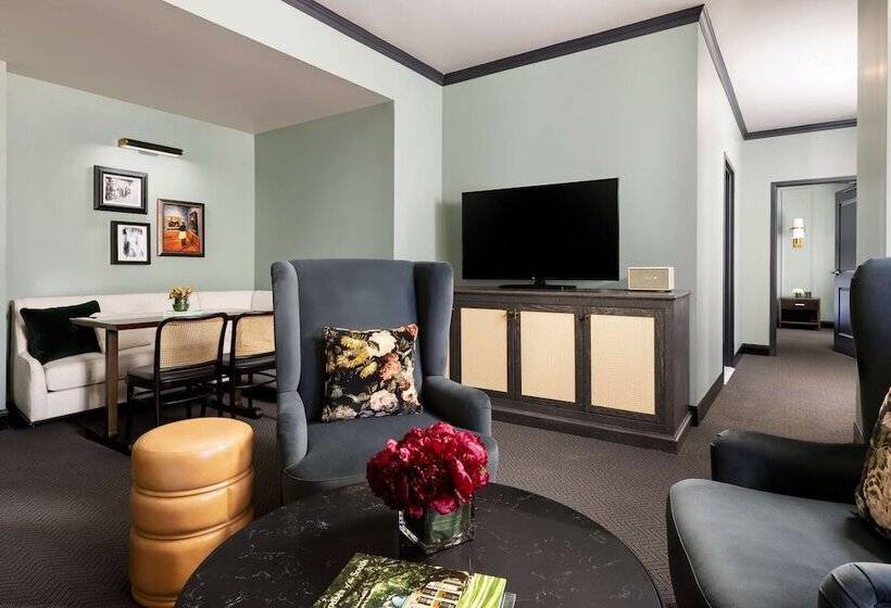 سوییت لوکس, The Candler Hotel Atlanta, Curio Collection By Hilton